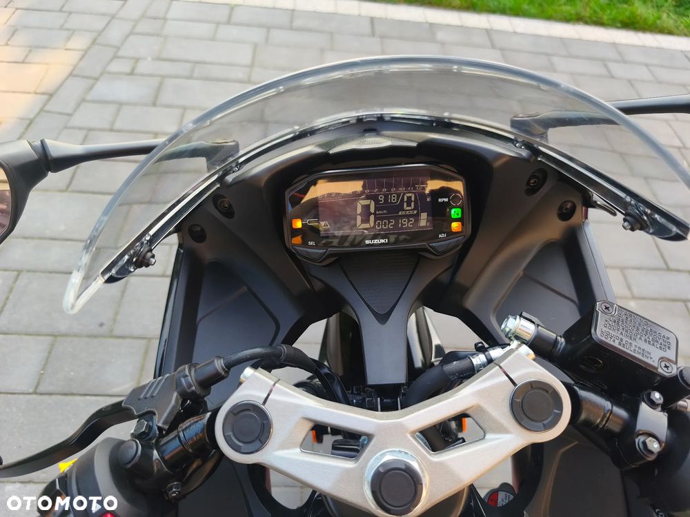 Suzuki GSX-R - 24
