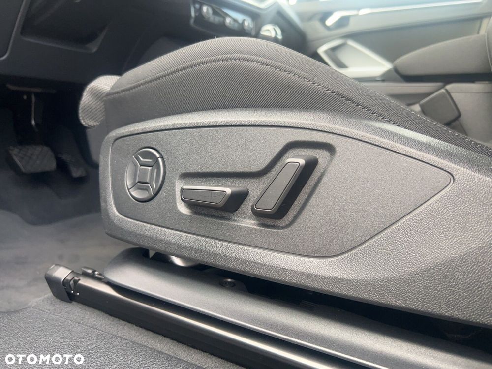 Audi Q3 Sportback - 16