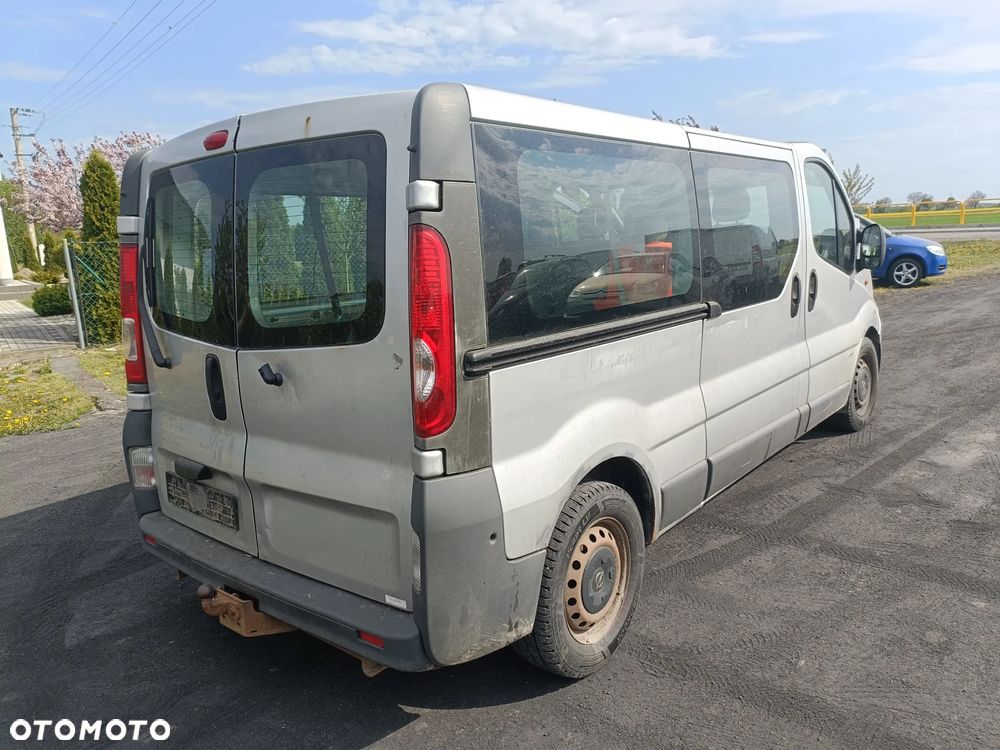 Opel Vivaro L2H1 2.9t - 19