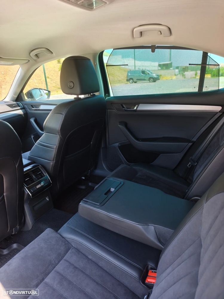 Skoda Superb 2.0 TDI Style DSG - 10
