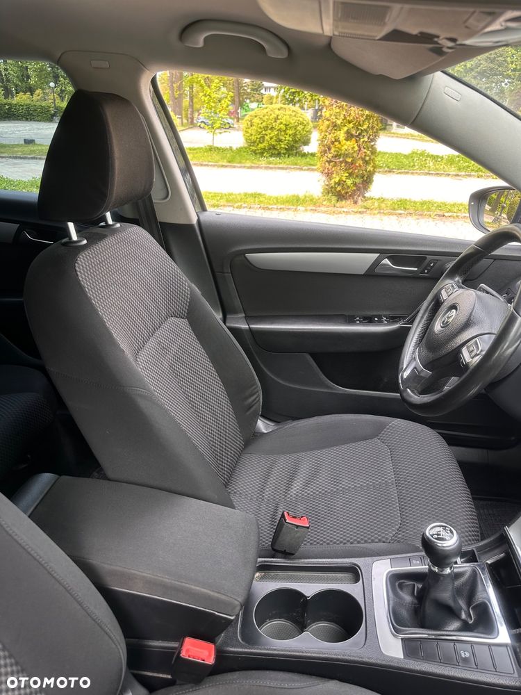 Volkswagen Passat 2.0 Blue TDI SCR Comfortline - 24