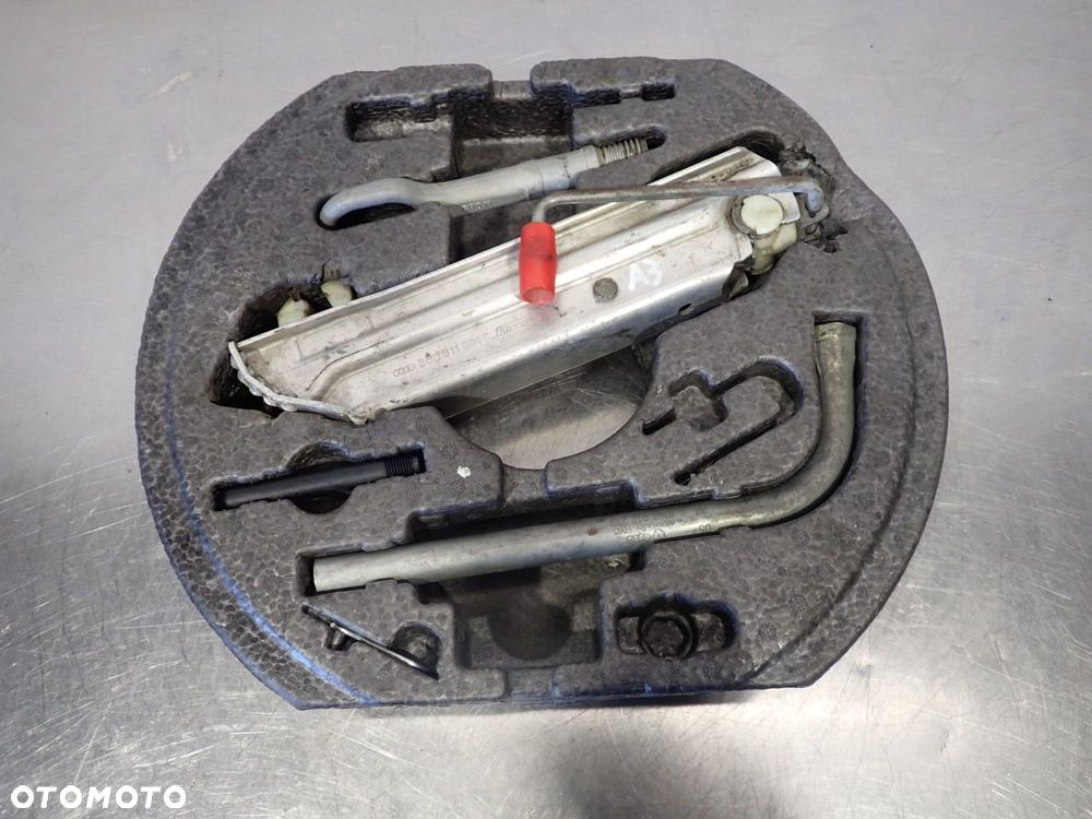 ZESTAW NARZĘDZIOWY W KOŁO AUDI A3 8P  1K0012115F  1T0805615  8D0011031C  8N0012219 - 1