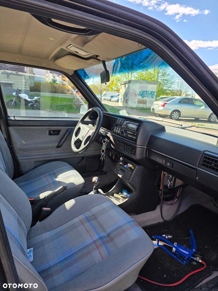 Volkswagen Jetta - 5