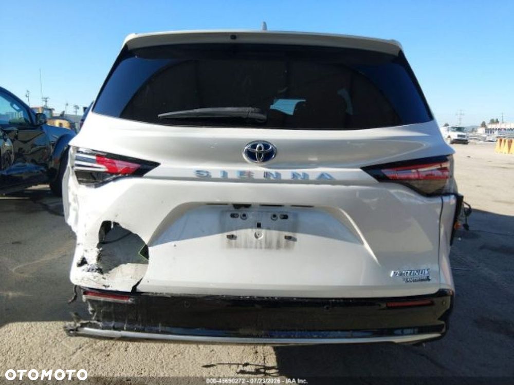 Toyota Sienna - 6