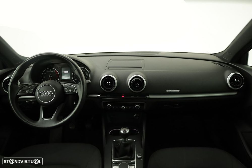 Audi A3 Limousine 30 TFSI - 8