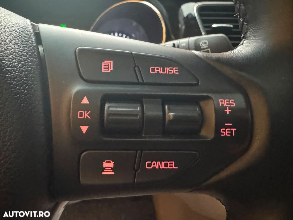 Kia Carnival - 15