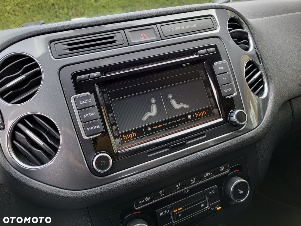 Volkswagen Tiguan 2.0 TDI DPF BlueMotion Technology Exclusive - 22