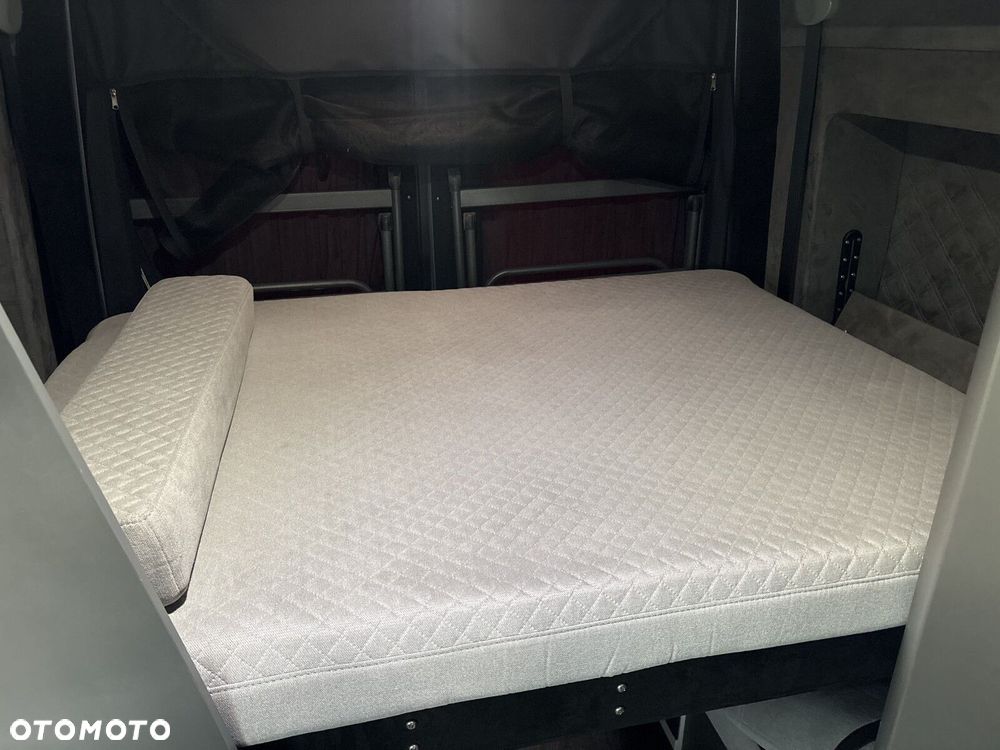 Mercedes-Benz Sprinter - 20