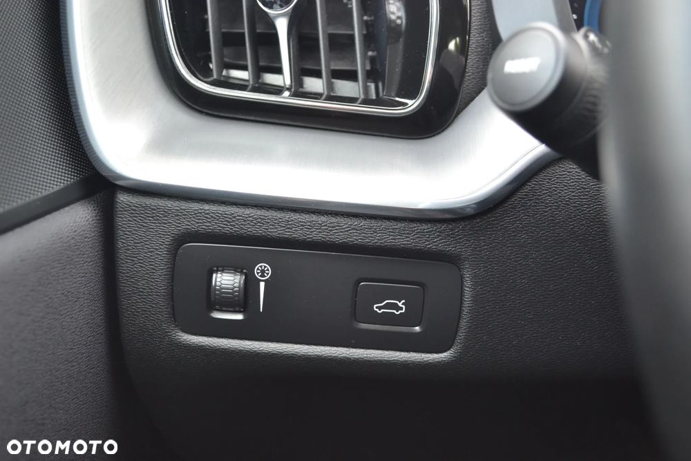 Volvo XC 60 - 21