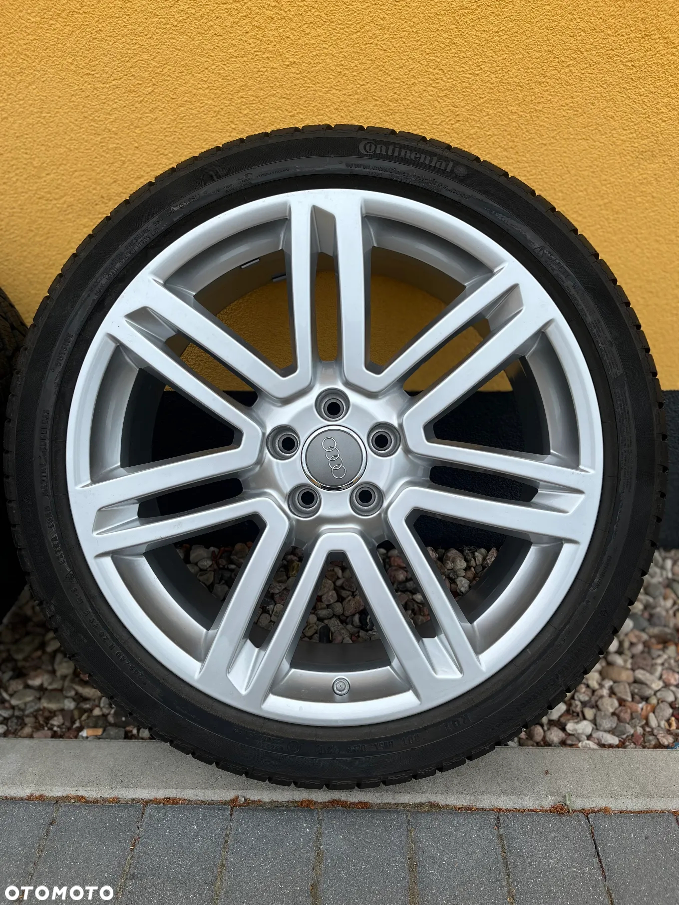 Felga aluminiowa OE Audi 8Jx20 H2 5x112/66,6 ET25 + opona zimowa 245/40R20 - 5