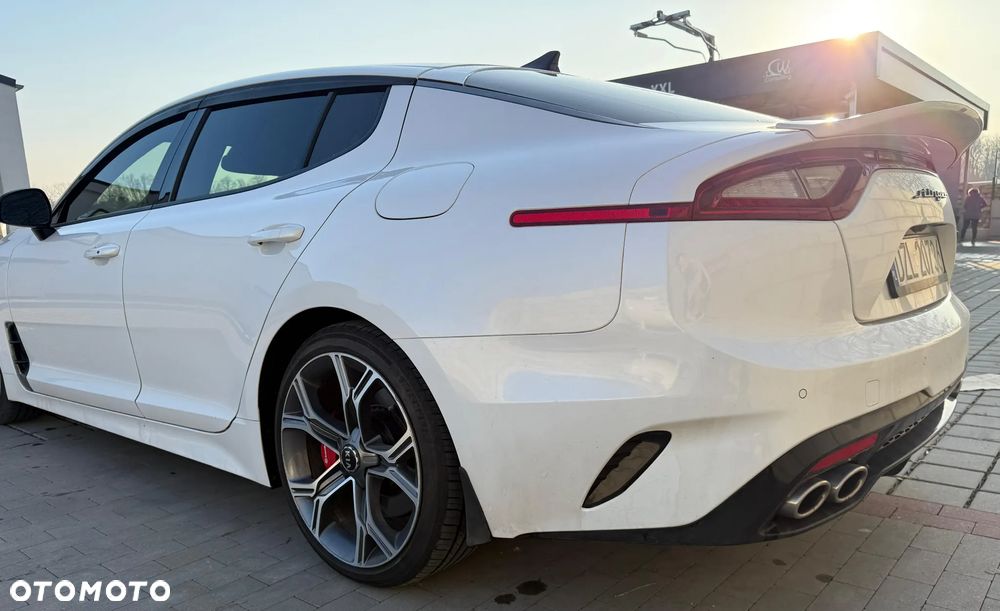 Kia Stinger 3.3 T-GDI V6 GT AWD - 26