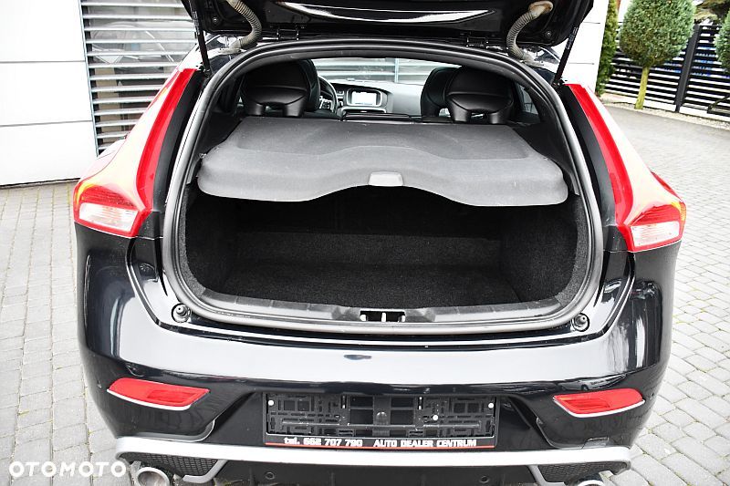 Volvo V40 D3 Geartronic RDesign - 24