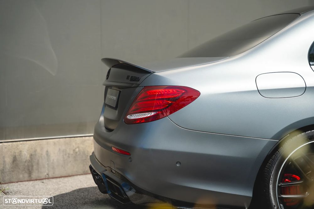 Mercedes-Benz E 63 AMG S 4-Matic+ - 29