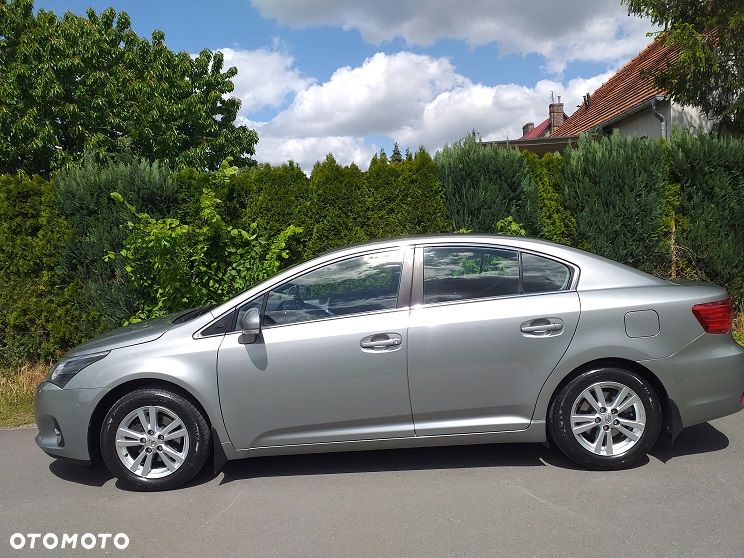 Toyota Avensis 1.8 Sol plus NAVI - 4