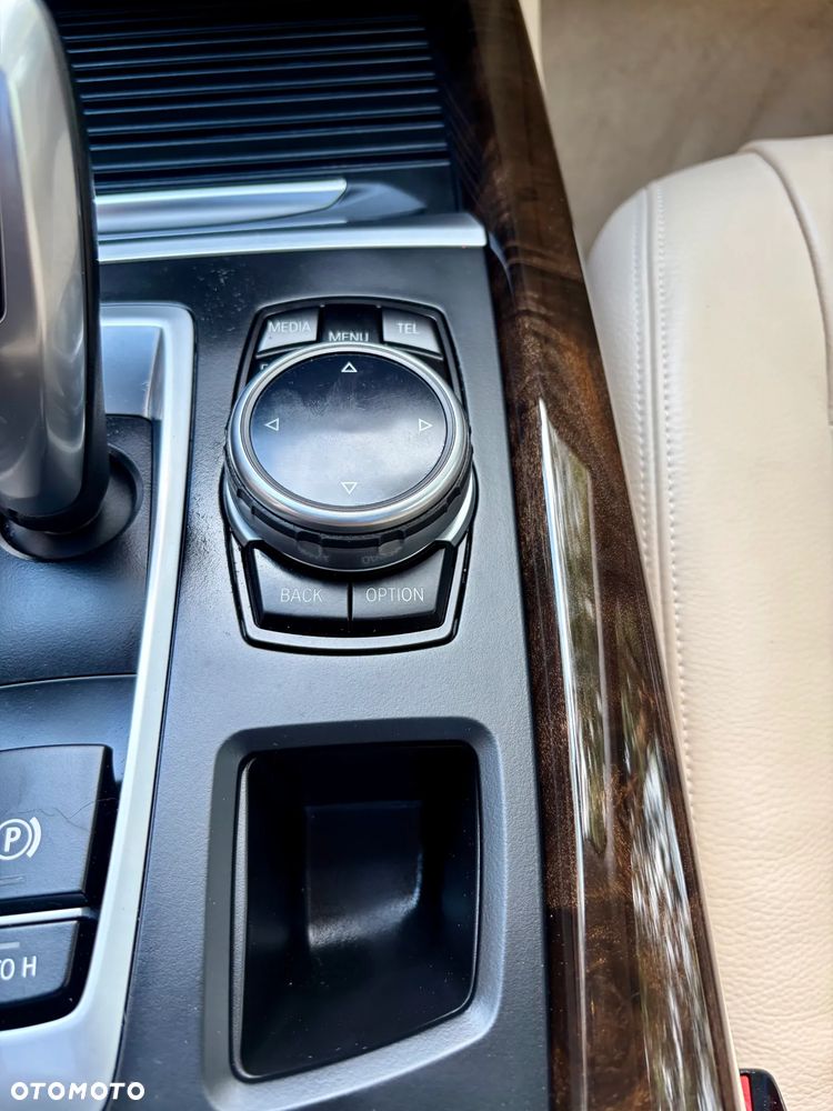 BMW X5 xDrive35i Edition Exclusive - 36