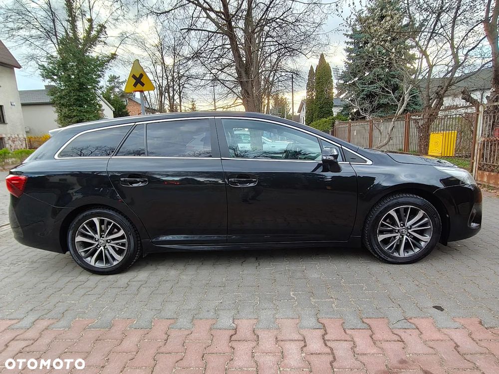 Toyota Avensis 1.8 Premium - 6