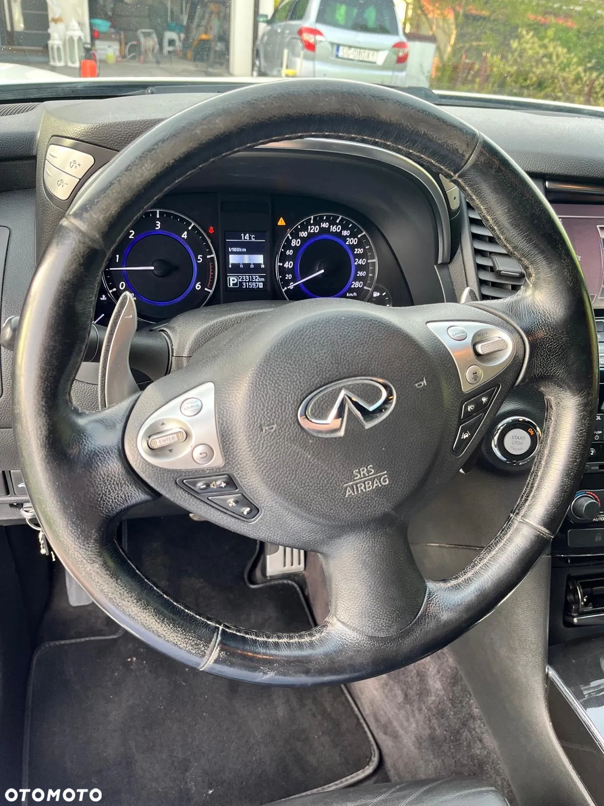 Infiniti QX70 3.0d S - 9