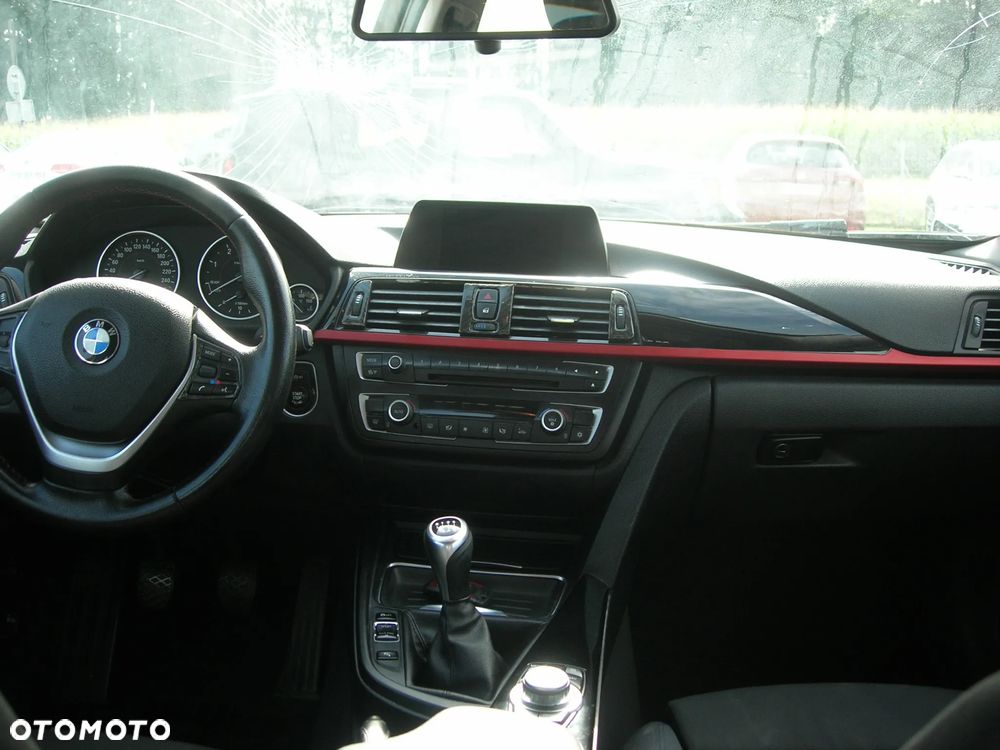 BMW Seria 3 316d Sport Line - 15