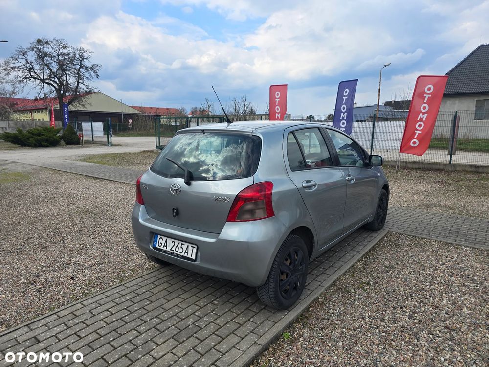 Toyota Yaris 1.3 Sol MM - 6