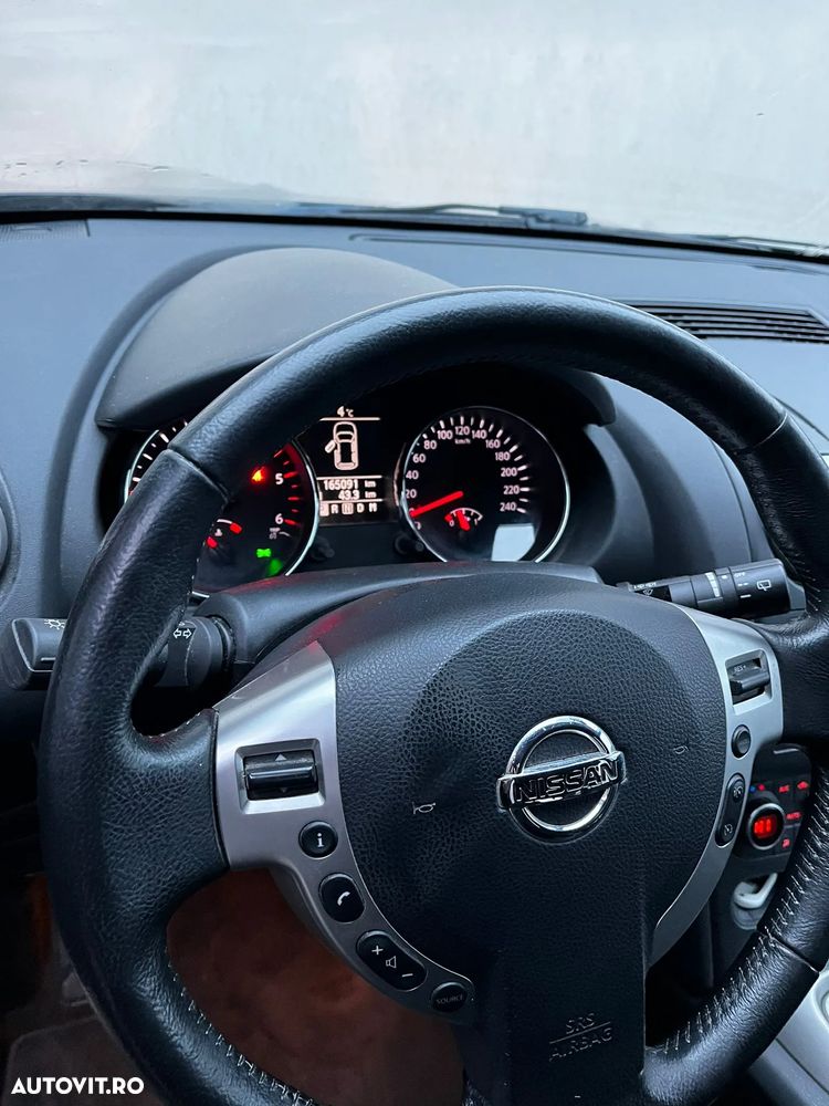 Nissan Qashqai 2.0 dCi DPF 4x4 Aut acenta - 27