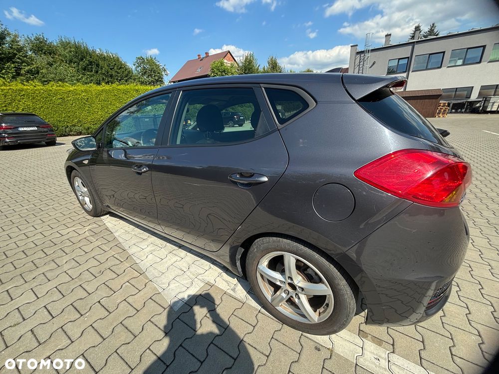 Kia Ceed - 13
