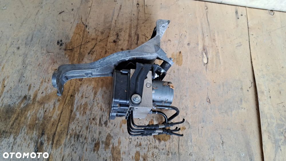 GW93-14F447-AC Jaguar XJ pompa hamulcowa ABS - 2