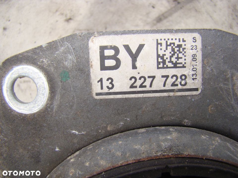 ŁAPA PODUSZKA SILNIKA OPEL INSIGNIA 1,4T , 1,6 T , 1,8 16V  SKRZYNIA MANUAL M32 - 3