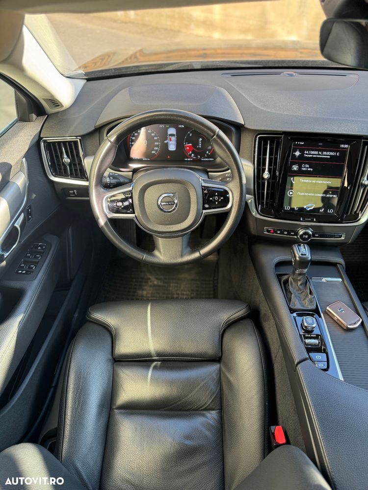 Volvo S90 D3 Geartronic Momentum Pro - 24