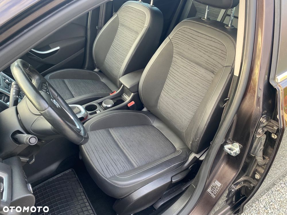 Opel Astra 1.4 Turbo Color Edition - 23