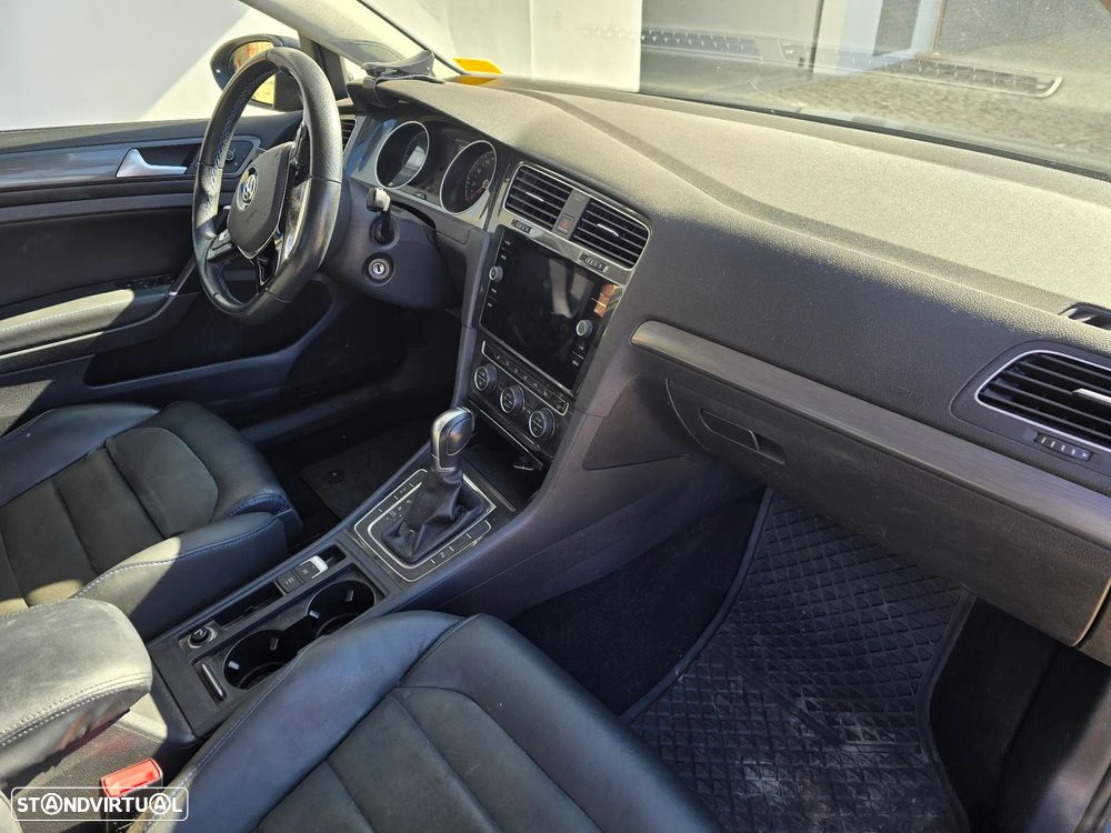 VW Golf Variant 1.6 TDi Highline DSG - 4
