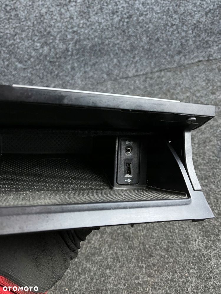 vw golf VII schowek aux usb 5G1863391 - 11
