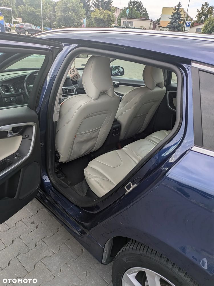 Volvo V60 D4 Drive-E Ocean Race - 8
