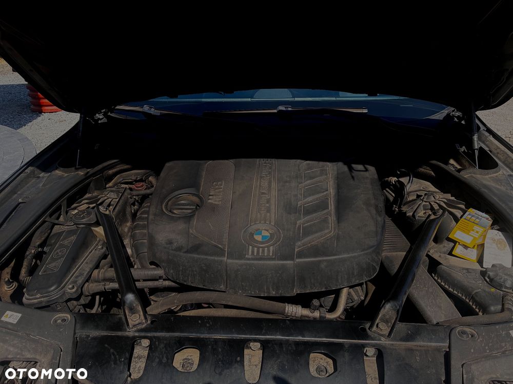 BMW Seria 5 520d xDrive - 12