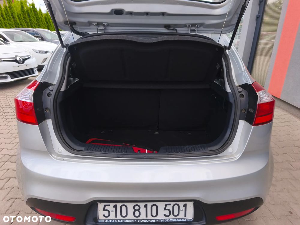 Kia Rio 1.2 L - 9