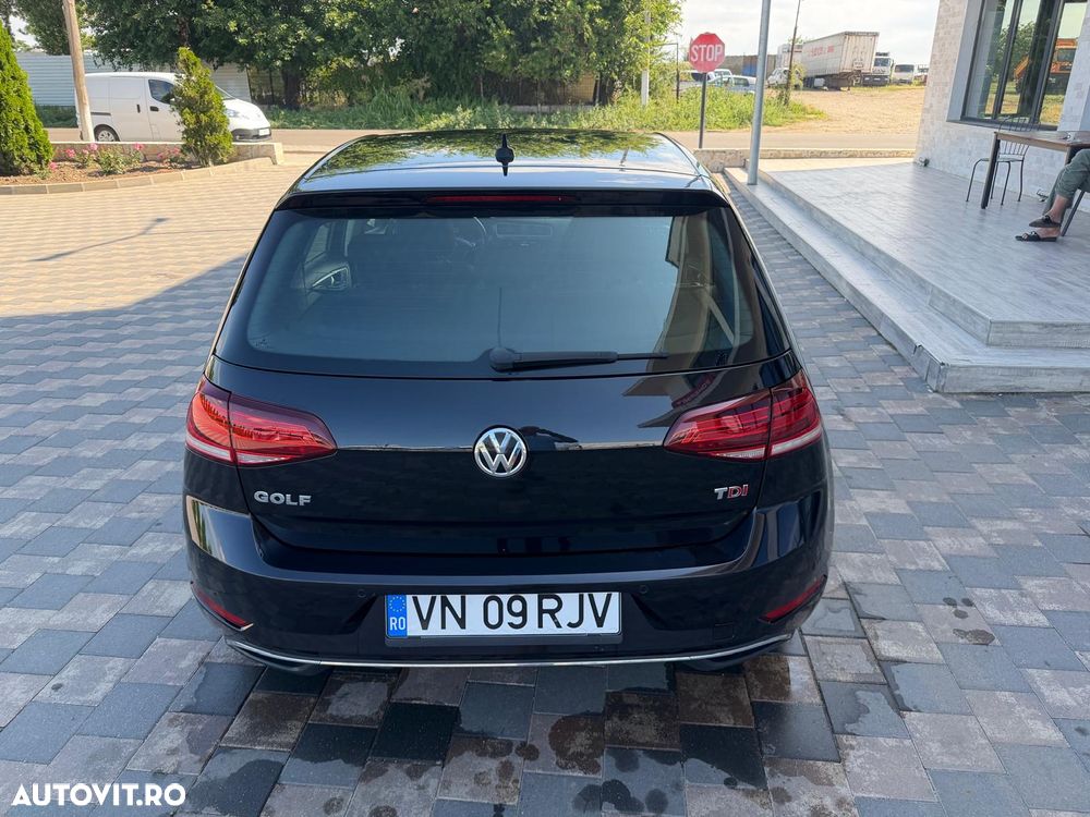 Volkswagen Golf - 8