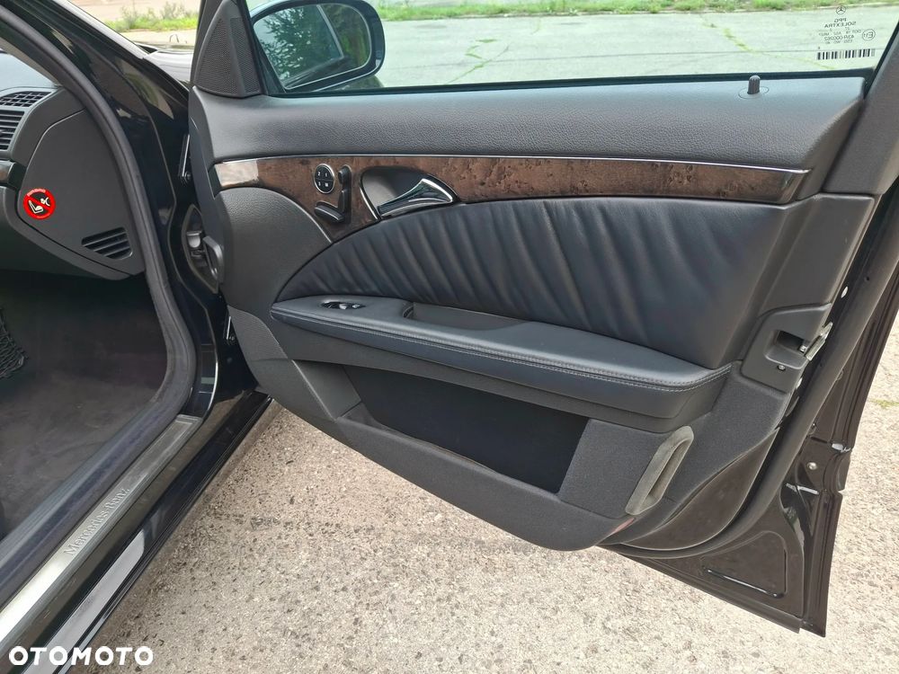 Mercedes-Benz Klasa E 500 Avantgarde Sport Edition - 28