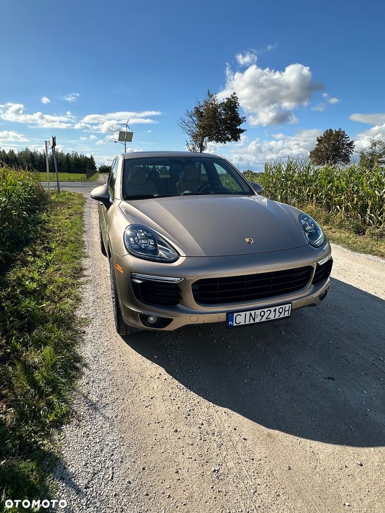Porsche Cayenne Platinum Edition - 12