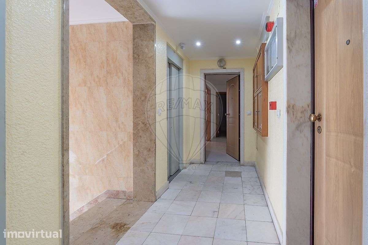 Apartamento T2 para arrendamento - Grande imagem: 2/27