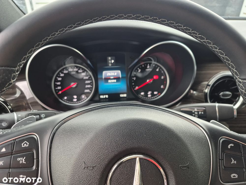 Mercedes-Benz V-Class 2023 photo 3