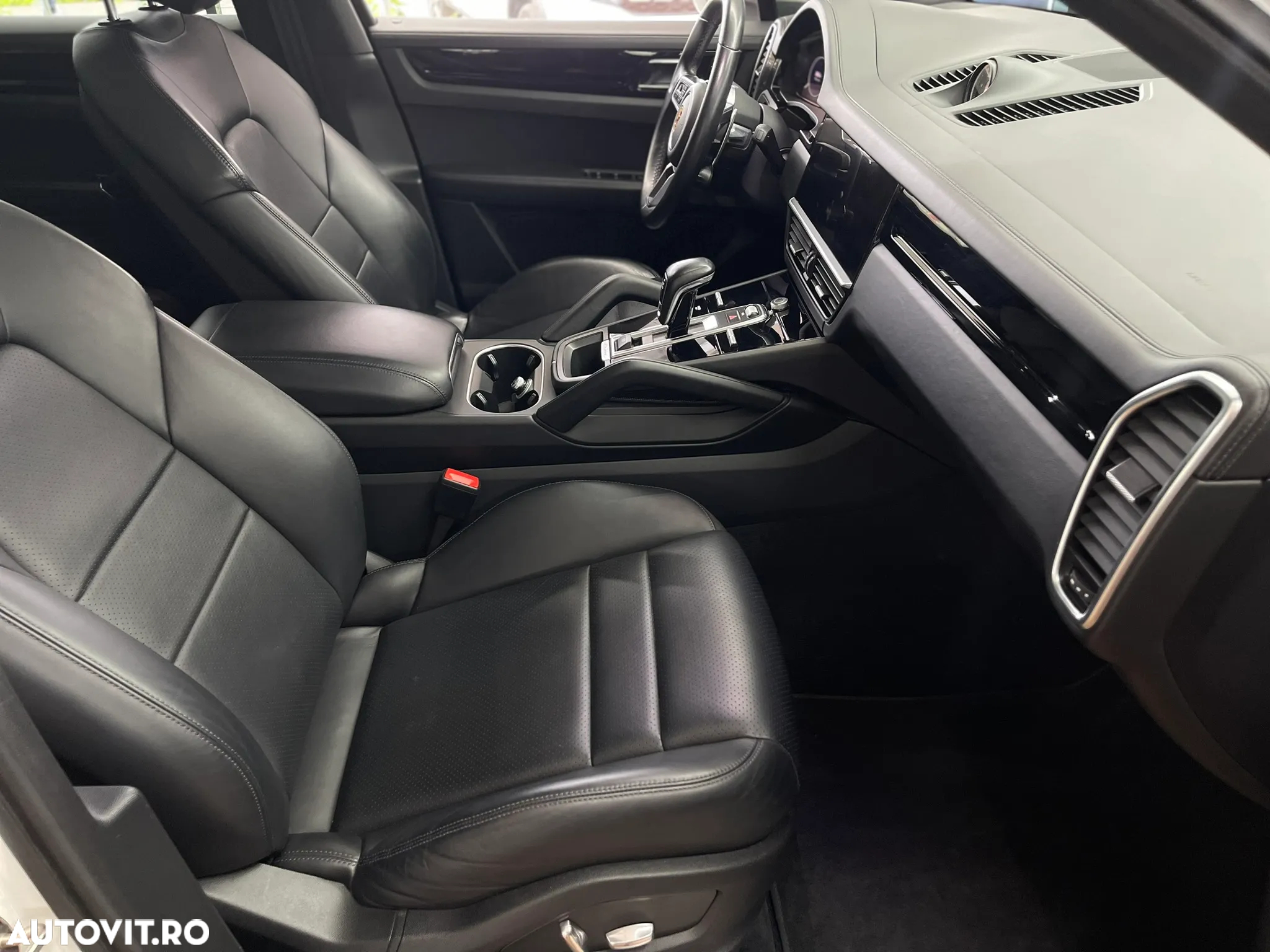 Porsche Cayenne - 12