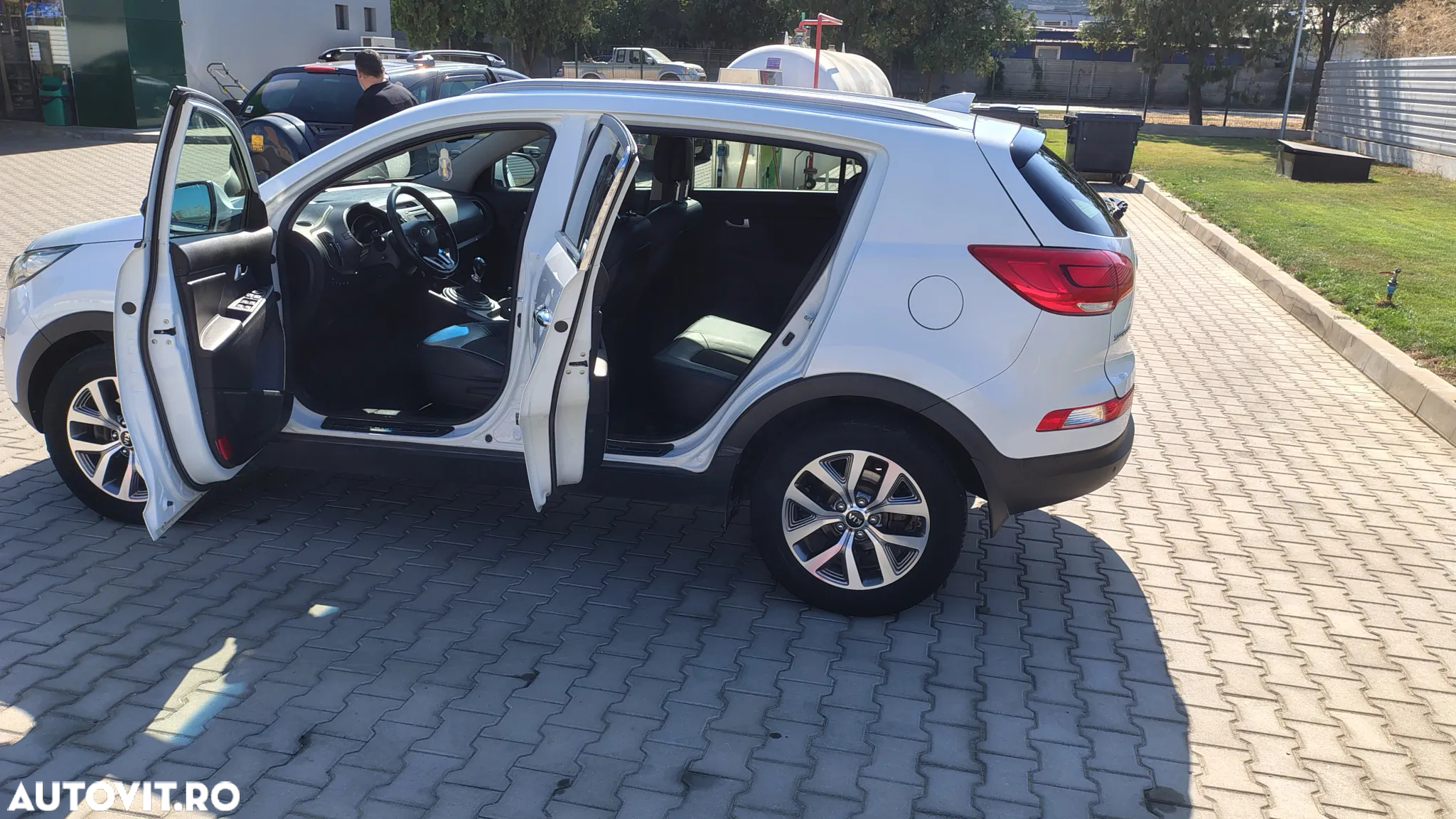 Kia Sportage 2.0 DSL MT 4x4 PREMIUM - 10