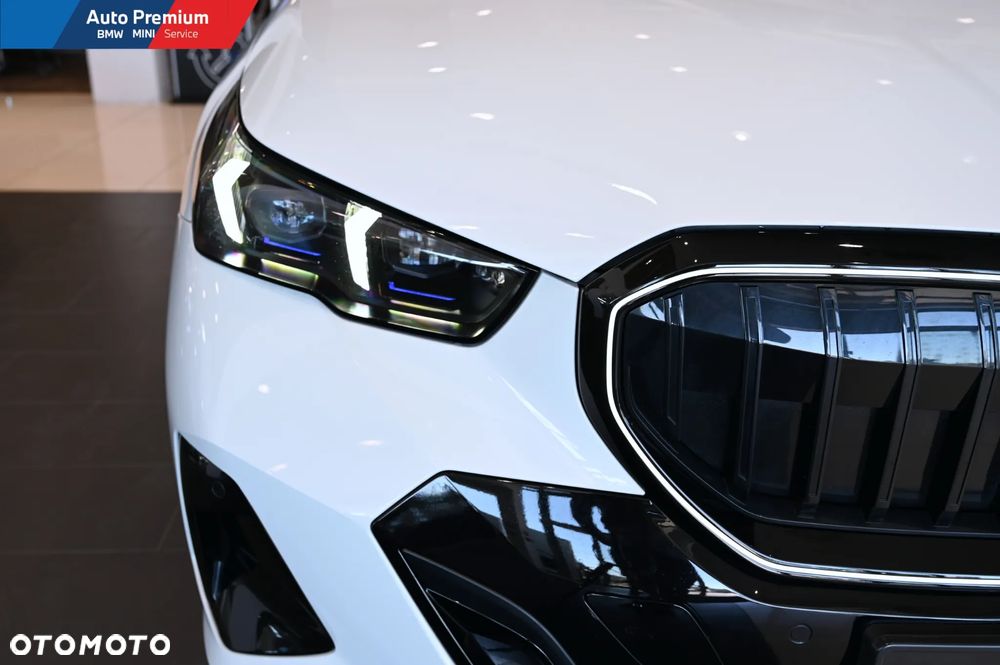 BMW Seria 5 520d xDrive mHEV - 24