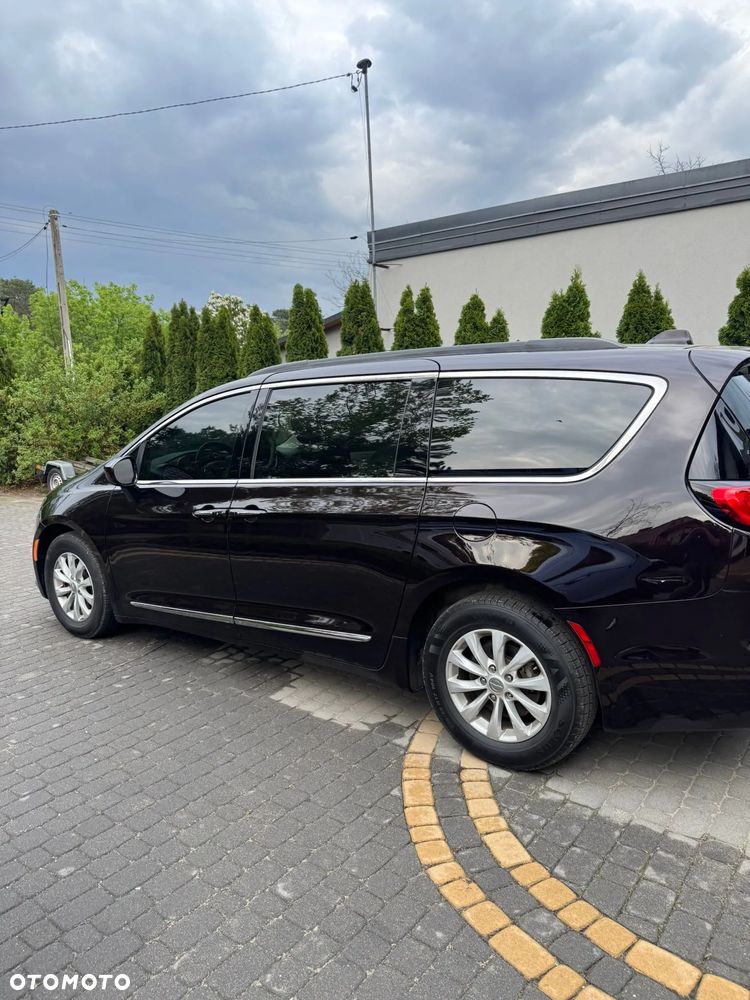 Chrysler Pacifica - 9