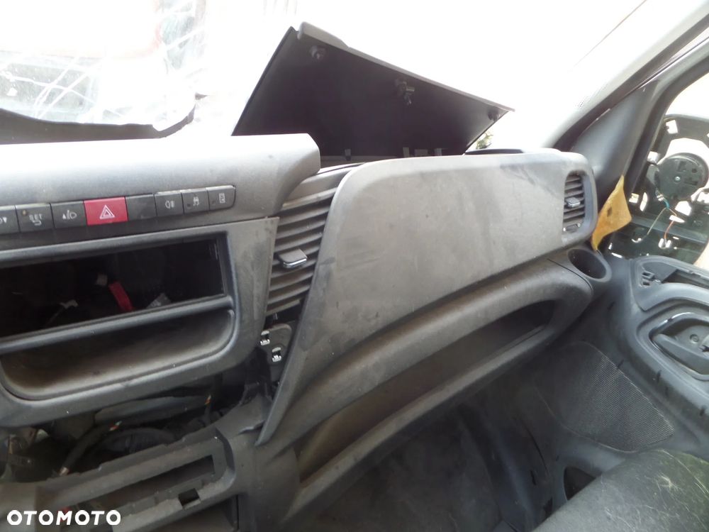 11691 Fotel plastiki osłony boczki Iveco Daily 14- - 5