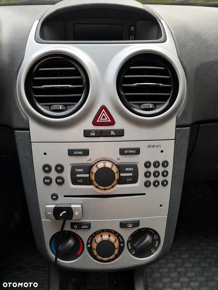 Opel Corsa 1.2 16V Essentia - 7
