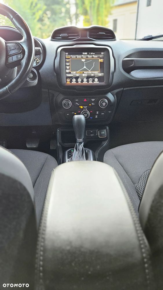 Jeep Renegade 1.3 T-GDI Automatik Longitude - 24