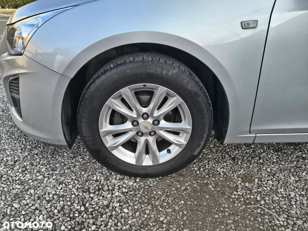 Chevrolet Cruze 1.6 LT - 12