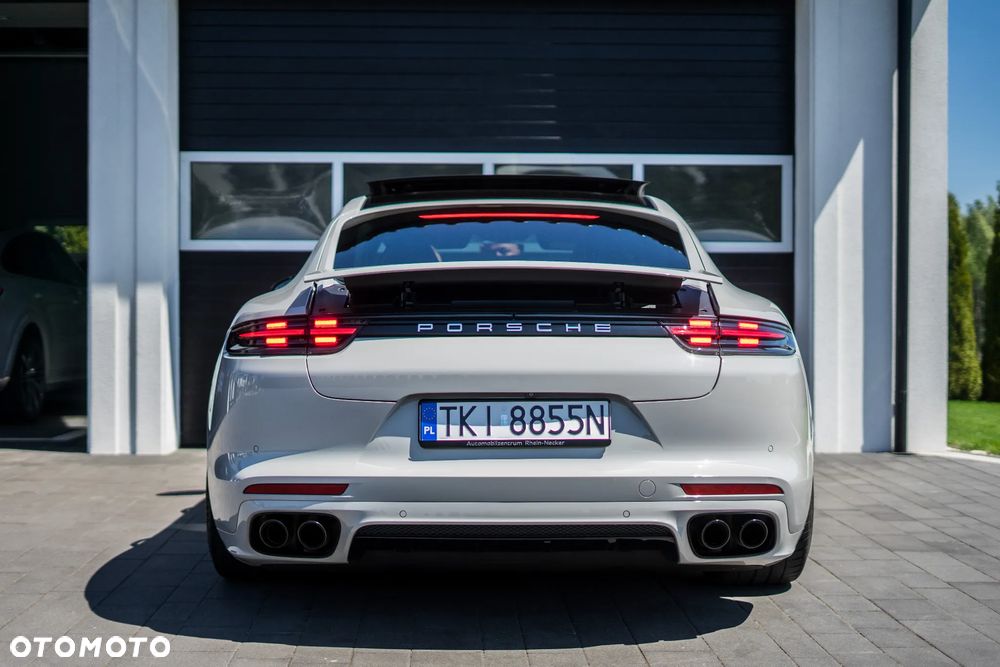 Porsche Panamera - 16