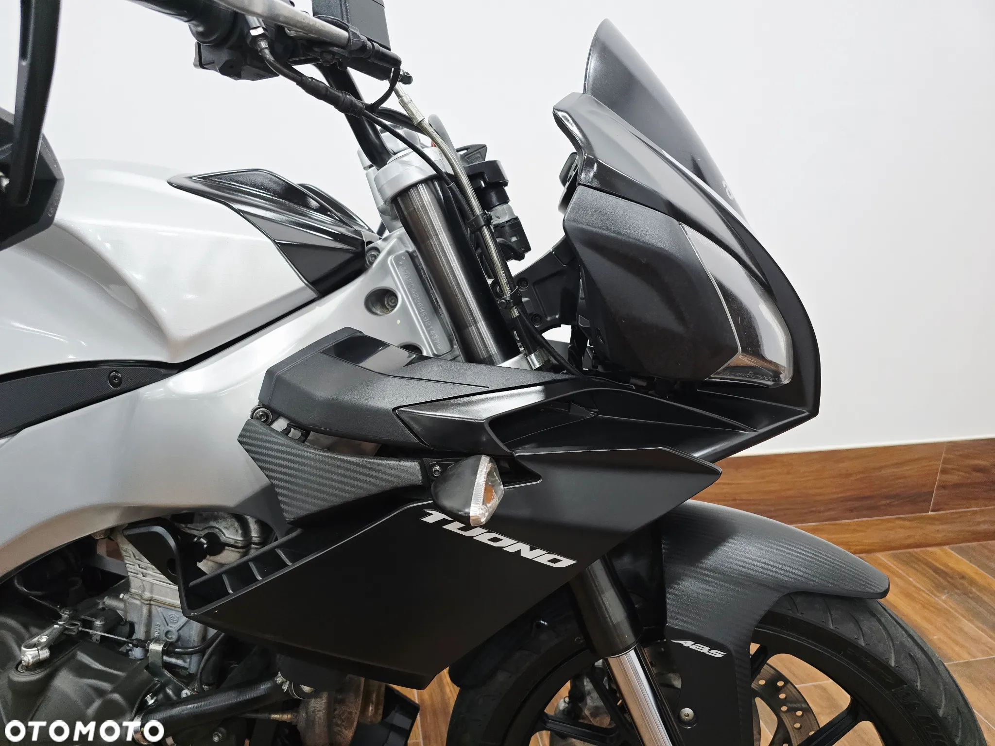 Aprilia Tuono - 13