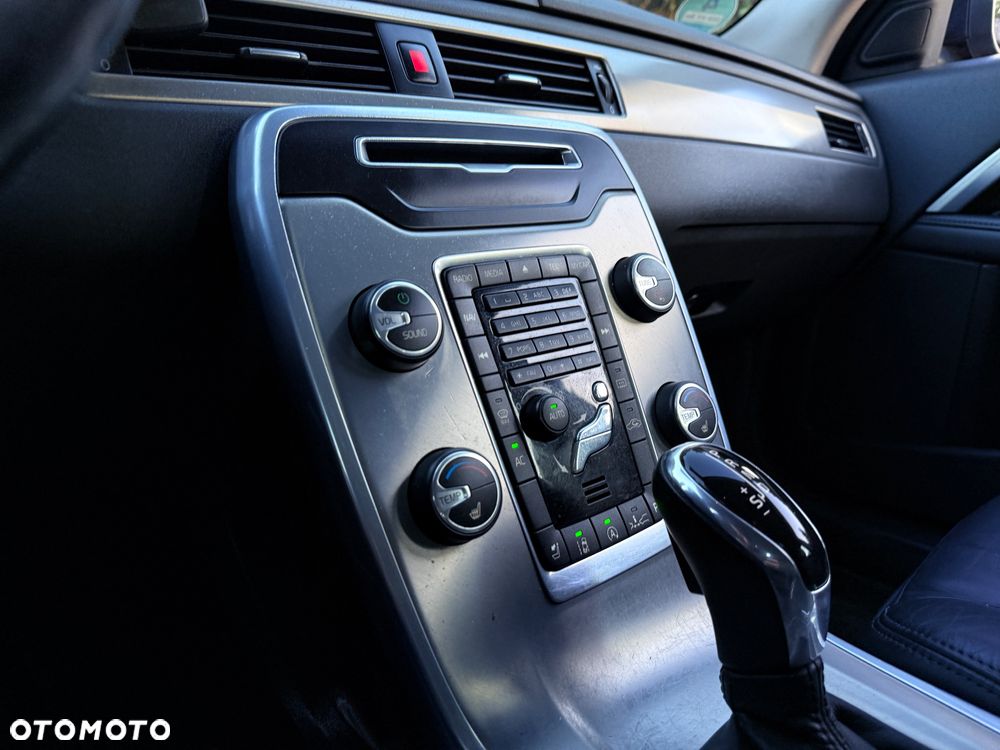 Volvo V70 D4 Geartronic Summum - 9